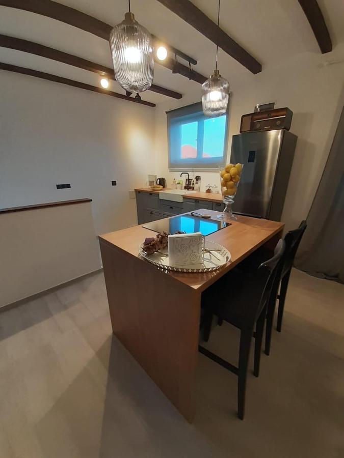 Apartments Dile ซูโกชัน ภายนอก รูปภาพ