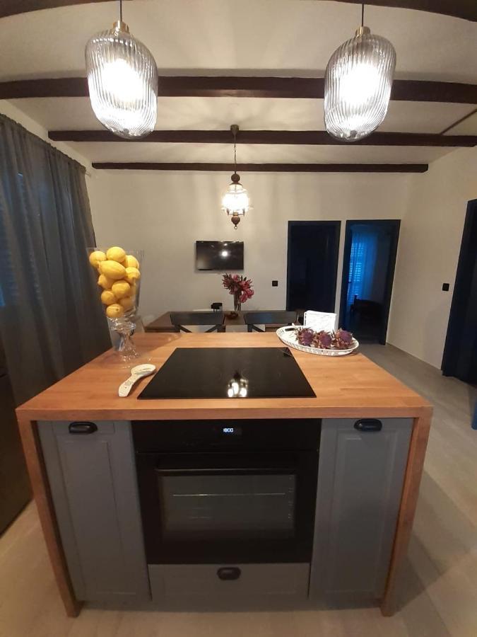 Apartments Dile ซูโกชัน ภายนอก รูปภาพ